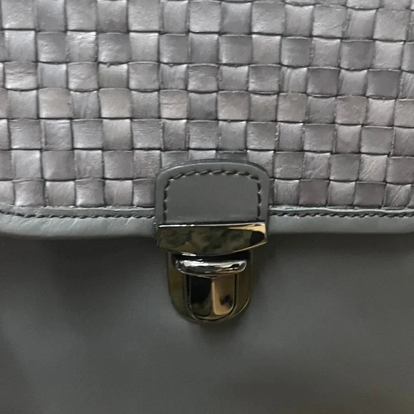 Gray Woven Flap Shoulder Tote - Gabs - Picture 5 of 9